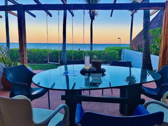 Punta Me Beach Suites Канкун Екстериор снимка