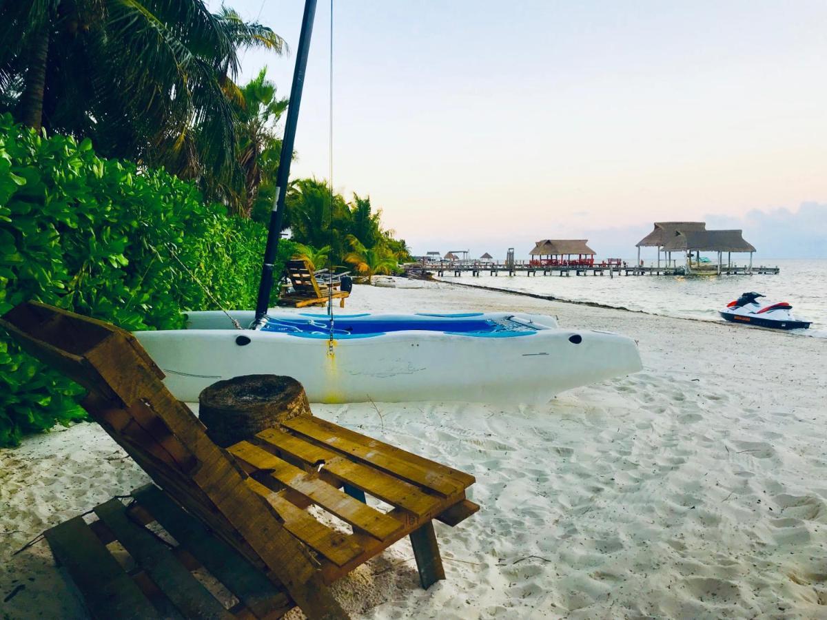 Punta Me Beach Suites Канкун Екстериор снимка