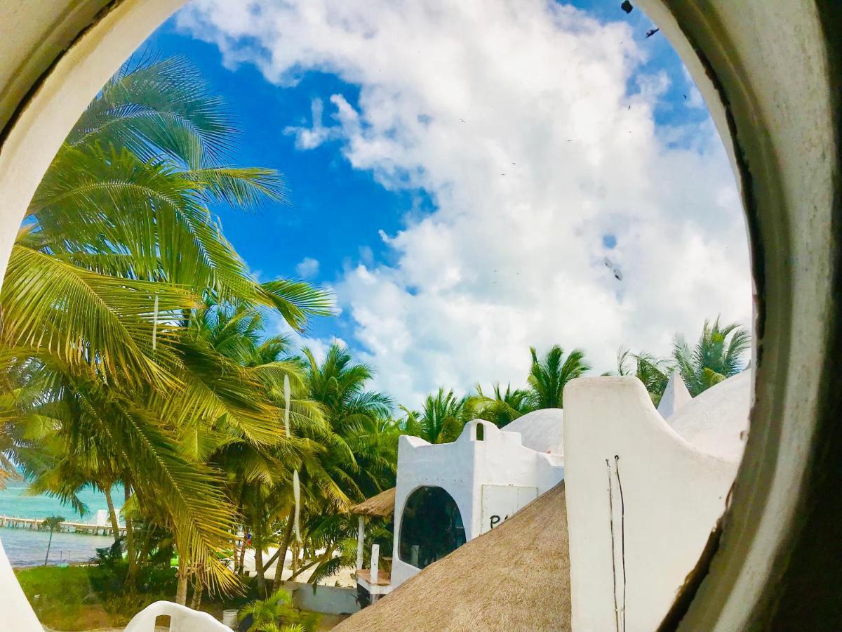 Punta Me Beach Suites Канкун Екстериор снимка